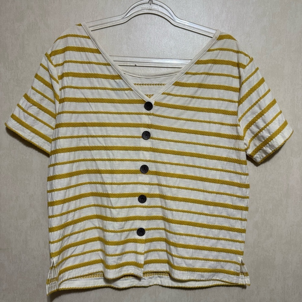 Old Navy Embroidered Striped Button Back Knit Top Yellow Cream Tee - Picture 4 of 6